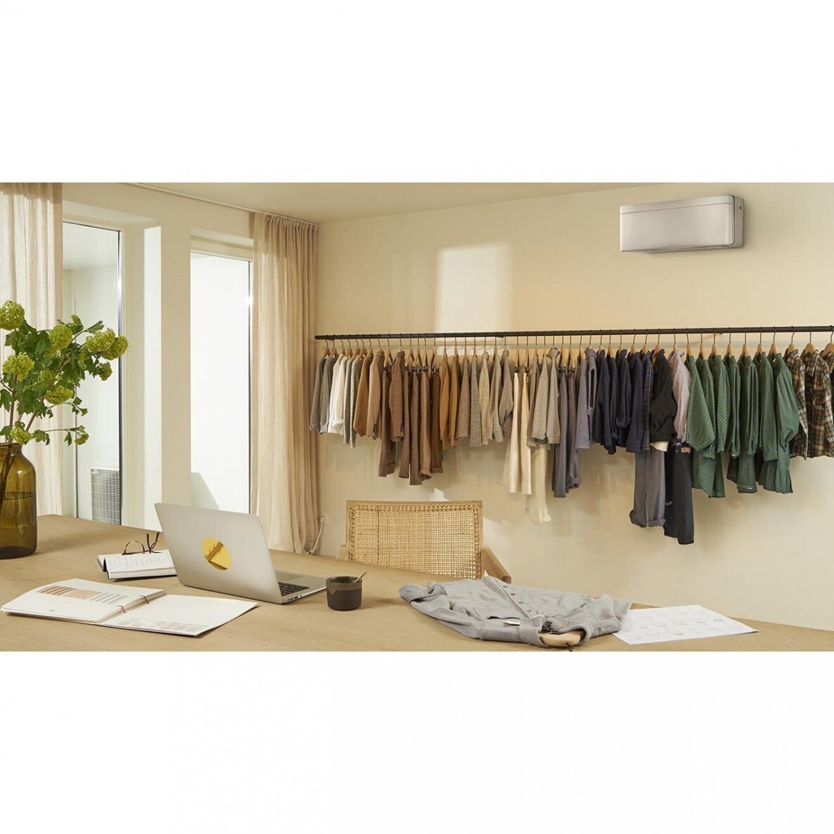 Daikin Stylish sudrabains gaisa kondicionieris FTXA25CS komplektā āra bloks RXA25A8 5